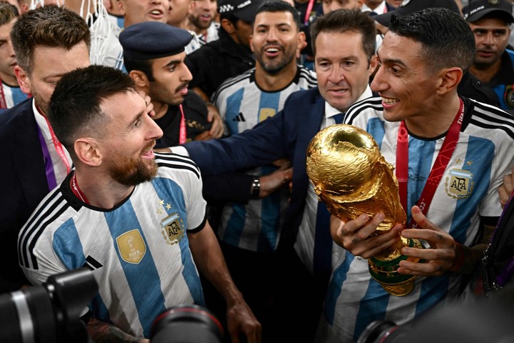 di-maria-a-dos-anos-de-qatar-tengo-la-copa-en-el-living-y-la-miro-todos-los-dias-1 Di María, a dos años de Qatar: "Tengo la Copa en el living y la miro todos los días"