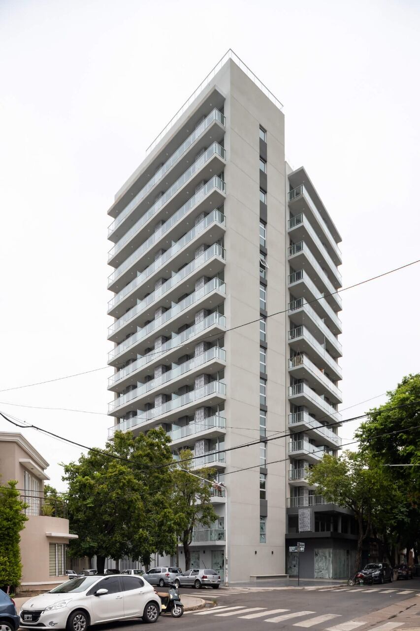 el-edificio-del-caso-kueider-un-sitio-identificado-con-la-corrupcion-donde-coexisten-sindicalistas-legisladores-empresarios-y-jueces-1 El edificio del Caso Kueider: un sitio identificado con la corrupción donde coexisten sindicalistas, legisladores, empresarios y jueces