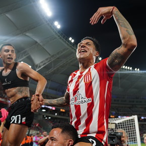 enzo-perez-figura-de-la-final-se-despidio-de-estudiantes-y-se-muda-a-nunez-4 Enzo Pérez: figura de la final, se despidió de Estudiantes, ¿y se muda a Núñez?