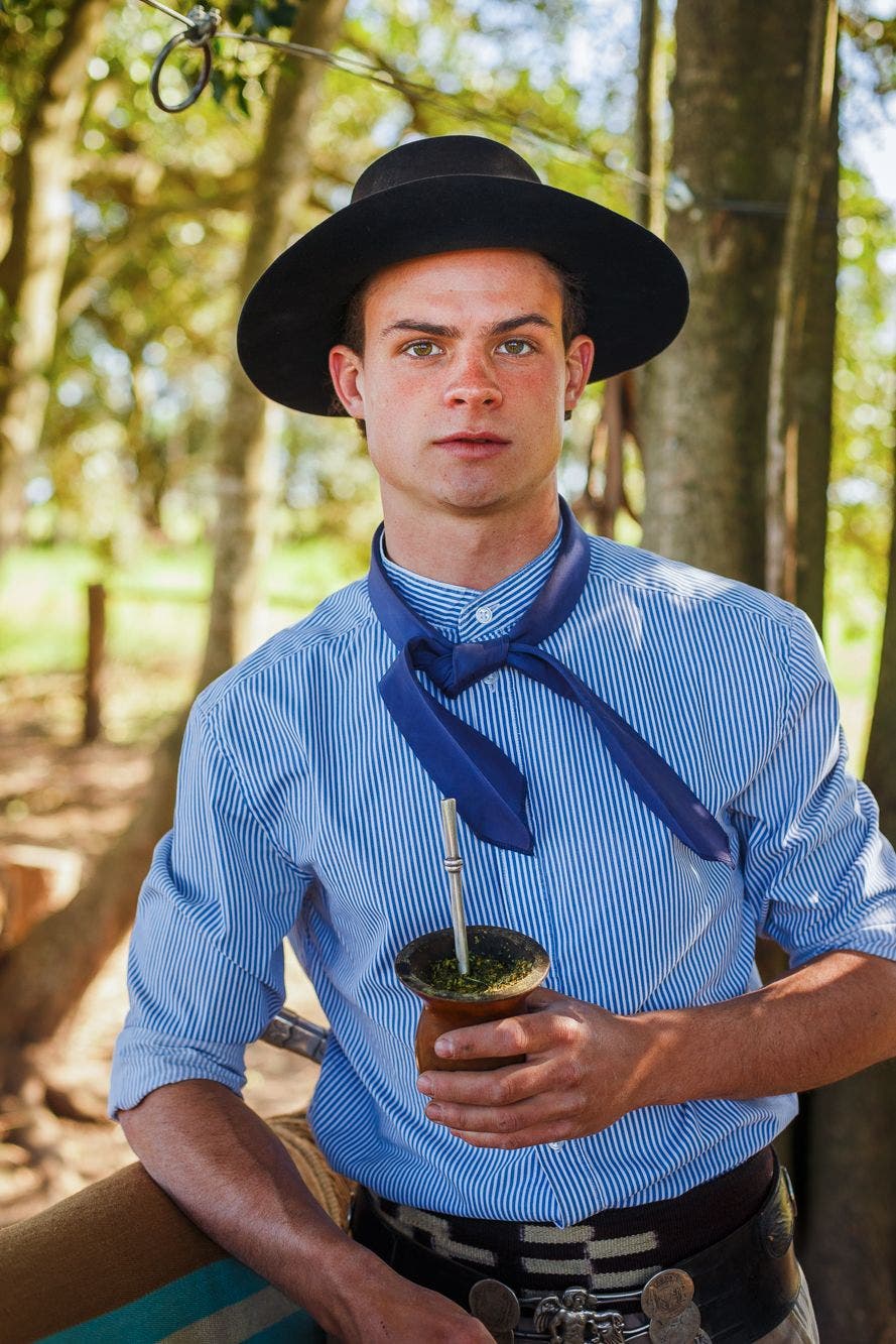 gauchos-centennials-lejos-de-tiktok-los-jovenes-que-retoman-los-oficios-tradicionales-del-campo-11 Gauchos Centennials. Lejos de TikTok, los jóvenes que retoman los oficios tradicionales del campo