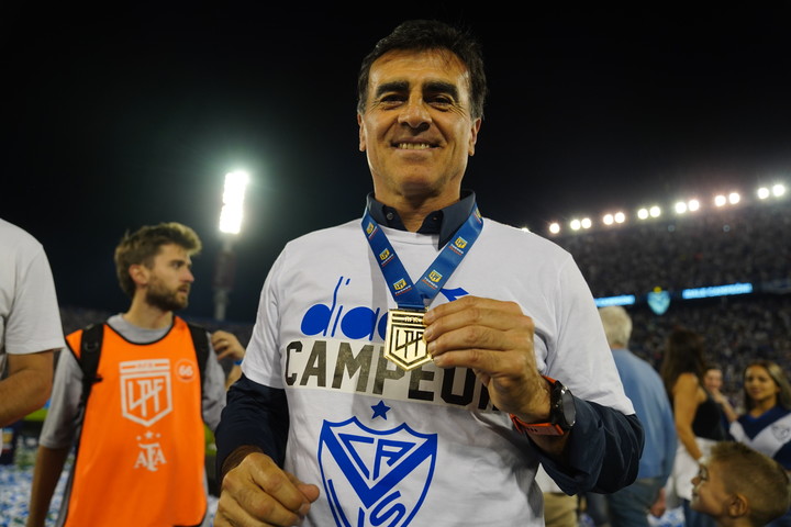 la-racha-personal-que-estiro-gustavo-quinteros-luego-de-ganar-la-liga-profesional-con-velez-1 La racha personal que estiró Gustavo Quinteros luego de ganar la Liga Profesional con Vélez