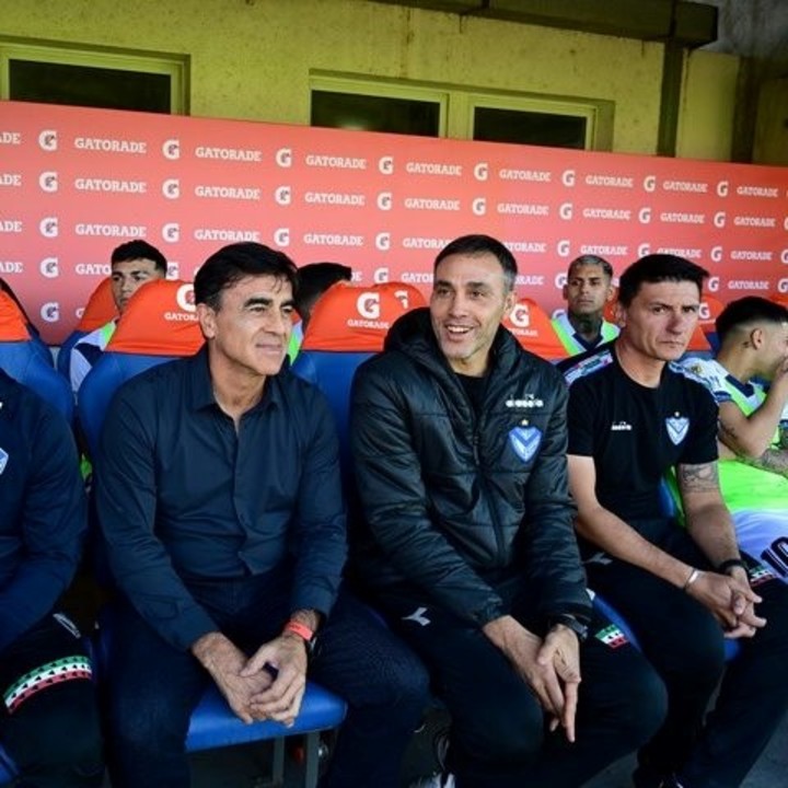 velez-y-estudiantes-van-por-el-trofeo-de-campeones-en-una-revanchisima-2 Vélez y Estudiantes van por el Trofeo de Campeones en una revanchísima