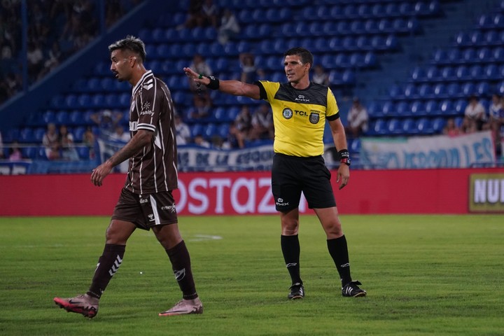 andres-merlos-a-seba-dominguez-tras-la-derrota-de-velez-prendeme-fuego-aca-2 Andrés Merlos a Seba Domínguez tras la derrota de Vélez: "Prendeme fuego acá"