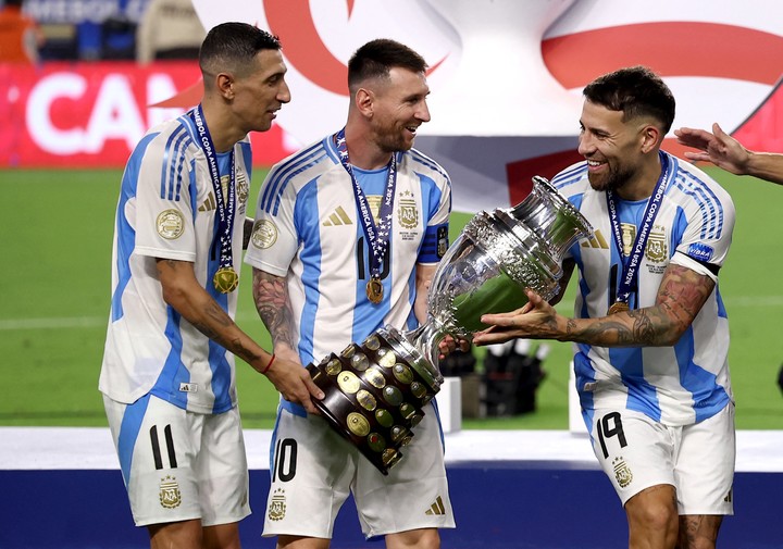 di-maria-y-otamendi-campeones-en-portugal-todos-sus-titulos-y-a-cuanto-quedaron-de-messi-2 Di María y Otamendi, campeones en Portugal: todos sus títulos y a cuánto quedaron de Messi