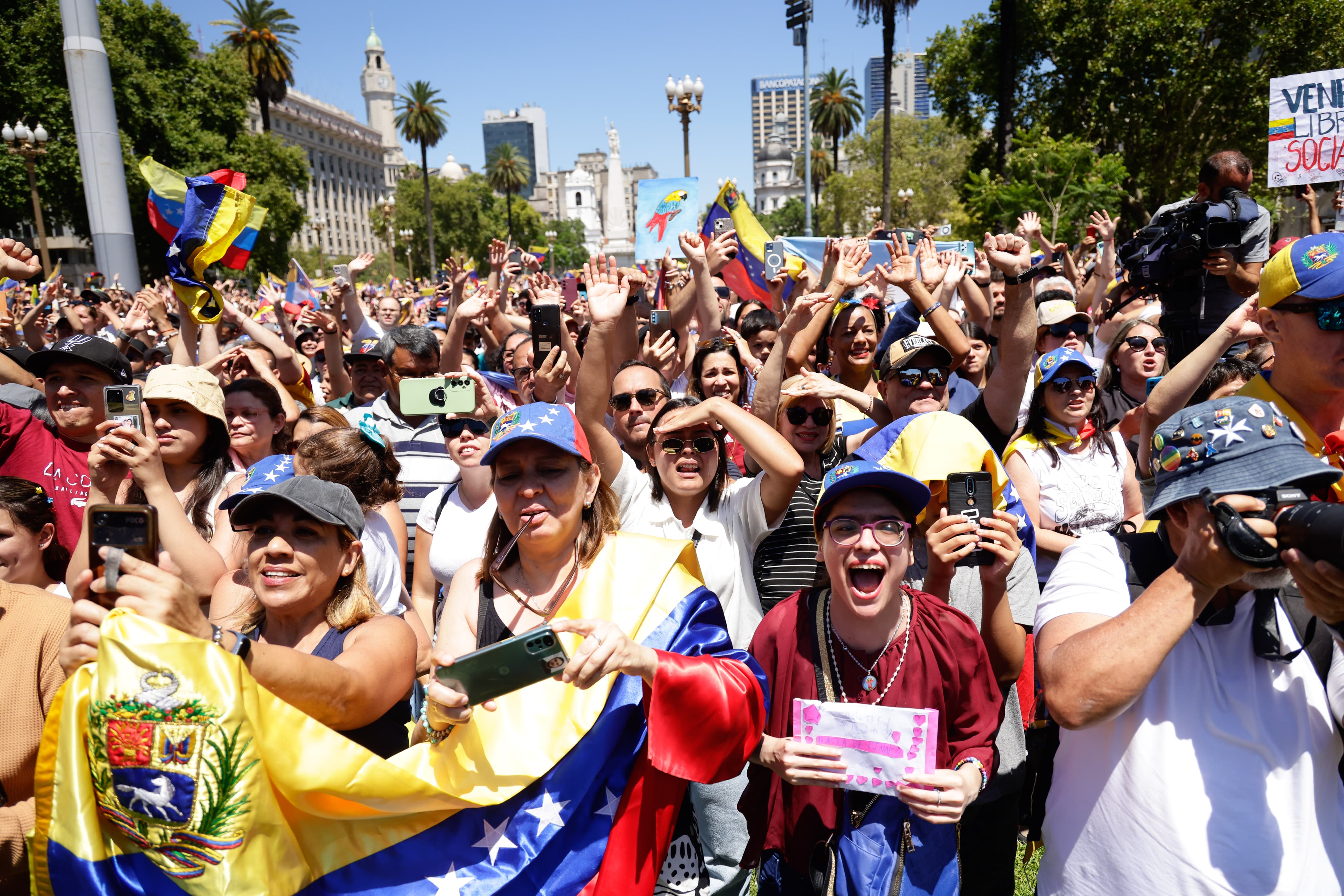 edmundo-gonzalez-tras-reunirse-con-milei-mi-intencion-es-ir-a-venezuela-a-tomar-posesion-del-mandato-1 Edmundo González, tras reunirse con Milei: “Mi intención es ir a Venezuela a tomar posesión del mandato”