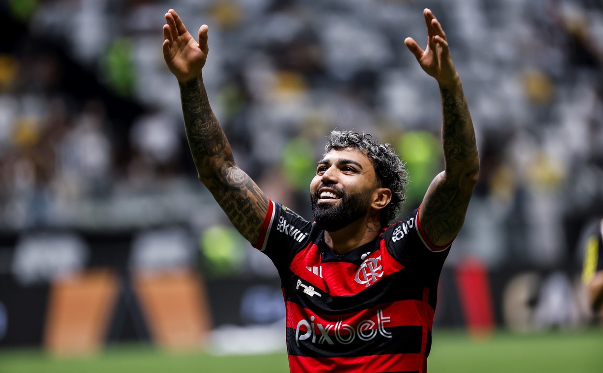 gabigol-fue-presentado-en-cruzeiro-frente-a-40-000-hinchas-1 Gabigol fue presentado en Cruzeiro frente a 40.000 hinchas