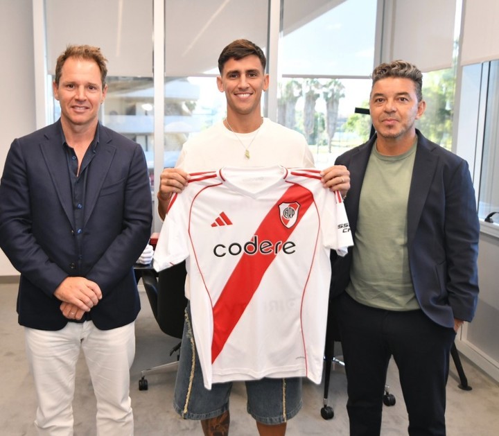 siguen-los-anuncios-river-presento-a-matias-rojas-2 Siguen los anuncios: River presentó a Matías Rojas