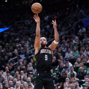 tremendo-susto-en-la-nba-cayo-una-pieza-de-la-pantalla-gigante-y-casi-golpea-a-rudy-gobert-1 Tremendo susto en la NBA: cayó una pieza de la pantalla gigante y casi golpea a Rudy Gobert