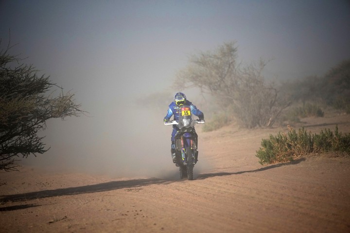 video-duro-accidente-de-sebastien-loeb-y-chau-dakar-para-el-3 Video: duro accidente de Sebastien Loeb y chau Dakar para él