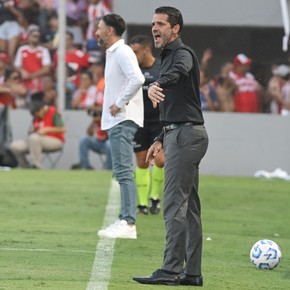 video-el-abrazo-entre-marcelo-gallardo-y-su-hijo-en-la-previa-de-river-instituto-3 Video: el abrazo entre Marcelo Gallardo y su hijo en la previa de River-Instituto