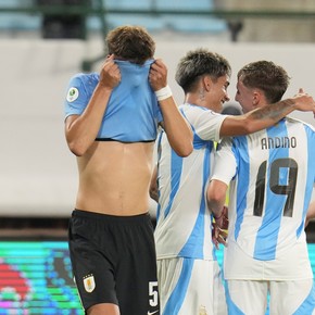 buonanotte-fue-presentado-en-temuco-y-una-figura-de-river-le-entrego-la-camiseta-2 Buonanotte fue presentado en Temuco y una figura de River le entregó la camiseta