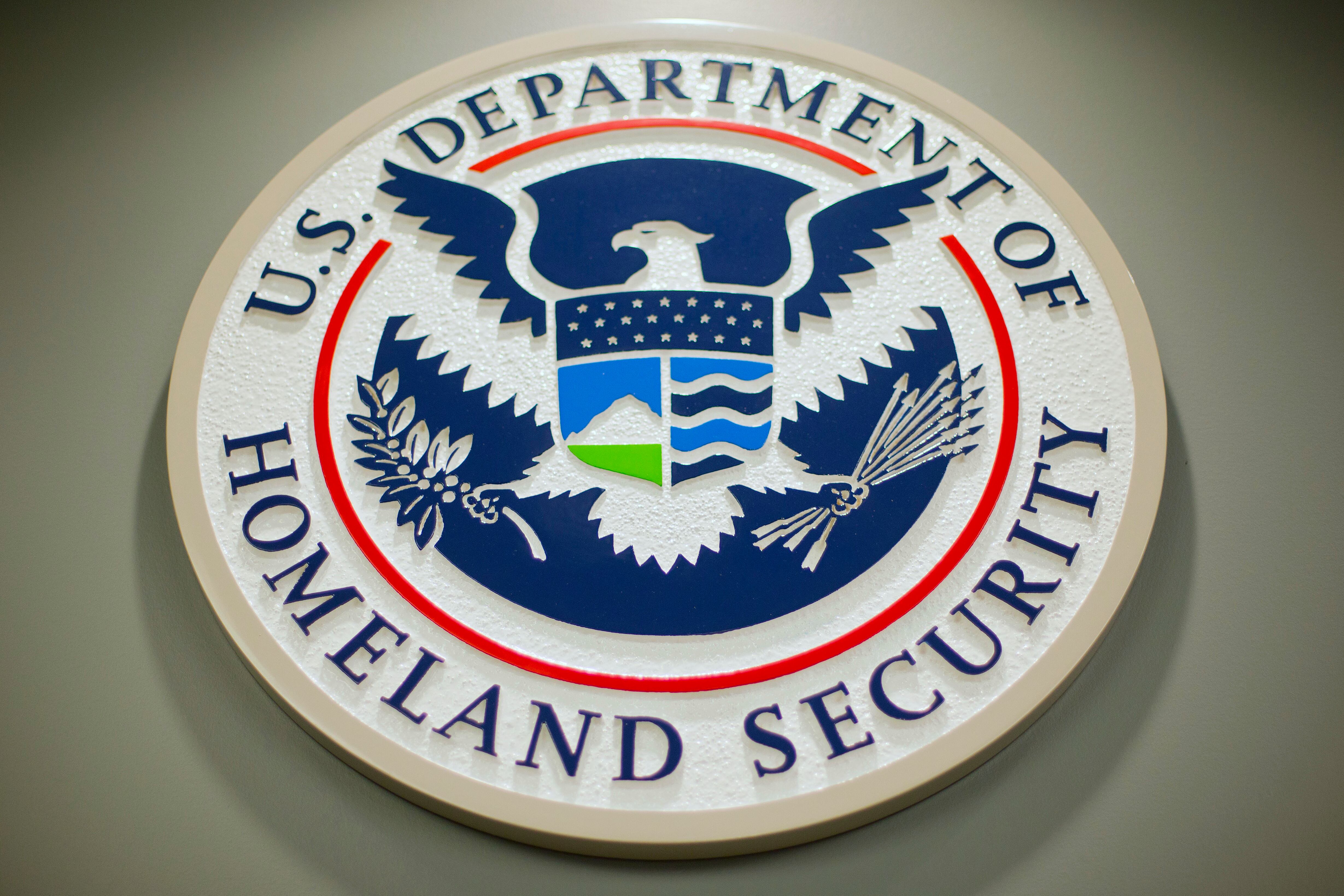 el-dhs-quiere-a-estos-agentes-para-unirse-a-las-operaciones-de-deportacion-de-migrantes-2 El DHS quiere a estos agentes para unirse a las operaciones de deportación de migrantes