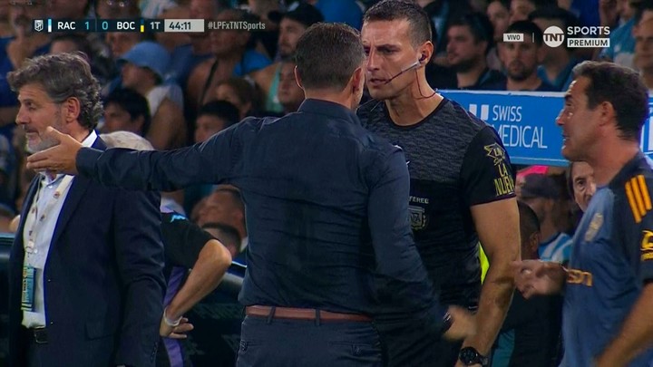 el-error-arbitral-en-el-1-0-de-racing-que-genero-mucha-bronca-en-boca-1 El error arbitral en el 1-0 de Racing que generó mucha bronca en Boca