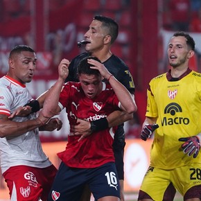 el-gol-mellizo-de-luis-advincula-ante-aldosivi-3 El gol mellizo de Luis Advíncula ante Aldosivi