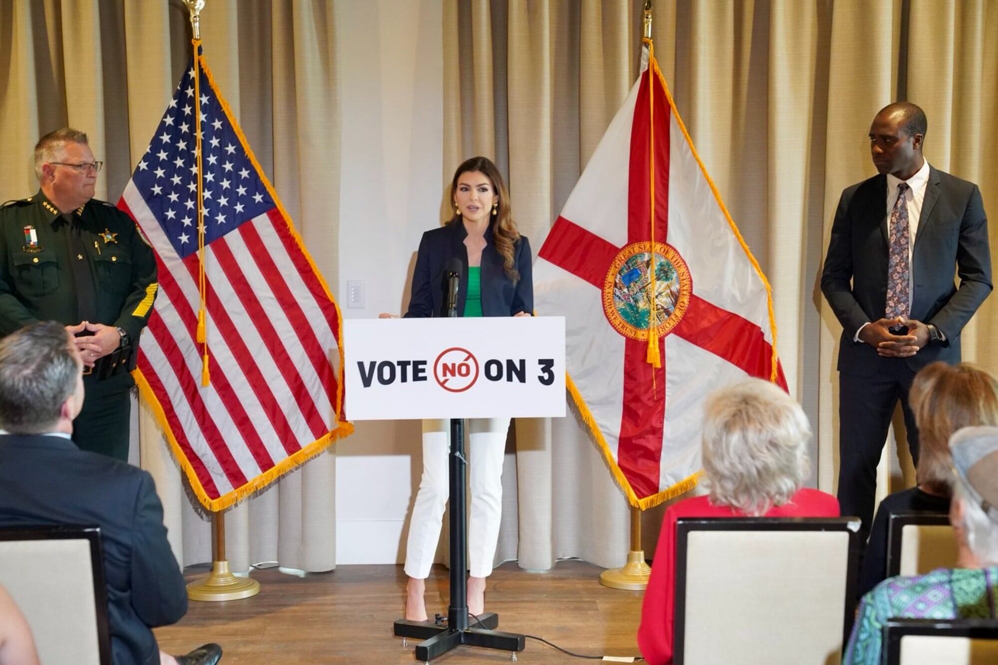 el-misterioso-silencio-de-ron-desantis-sobre-la-candidatura-de-su-esposa-casey-para-florida-2026-1 El misterioso silencio de Ron DeSantis sobre la candidatura de su esposa Casey para Florida 2026