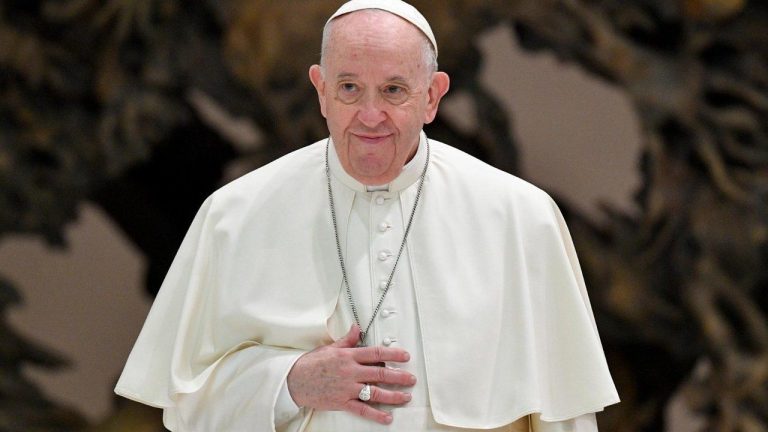 El Papa Francisco en estado crítico tras crisis respiratoria