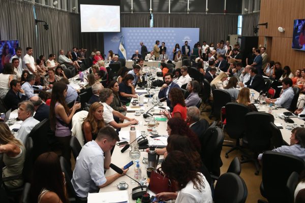 El proyecto del Gobierno para suspender las PASO esta semana está cerca de frustrarse por la falta de apoyo