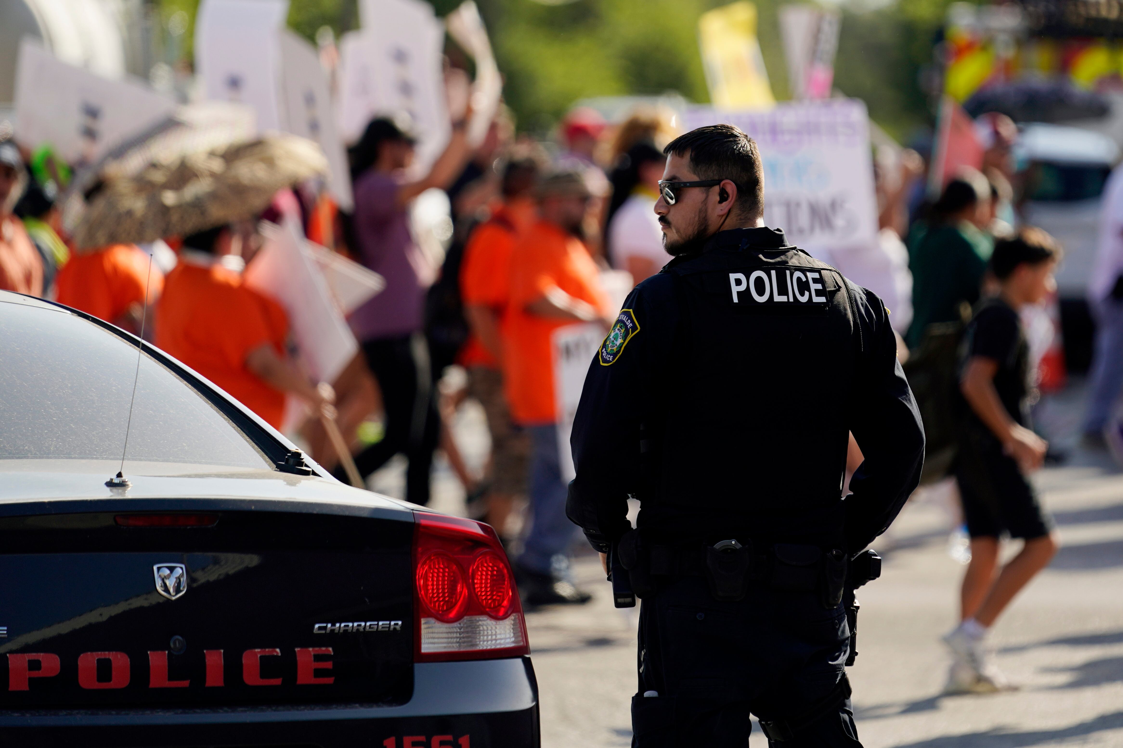 es-oficial-agentes-de-inmigracion-podran-interrogar-a-estudiantes-en-autobuses-escolares-en-este-distrito-de-texas-1 Es oficial: agentes de inmigración podrán interrogar a estudiantes en autobuses escolares en este distrito de Texas