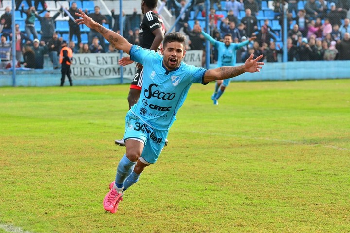 fue-campeon-de-la-copa-libertadores-y-es-nuevo-refuerzo-de-temperley-1 Fue campeón de la Copa Libertadores y es nuevo refuerzo de Temperley