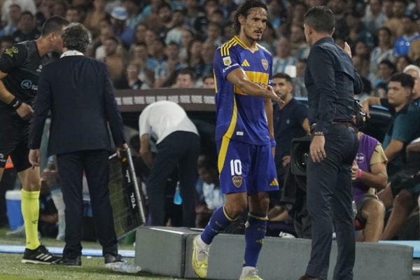 La fuerte autocrítica de Cavani tras la derrota de Boca con Racing: «Nos afectó la parte física, no estuvimos a la altura»