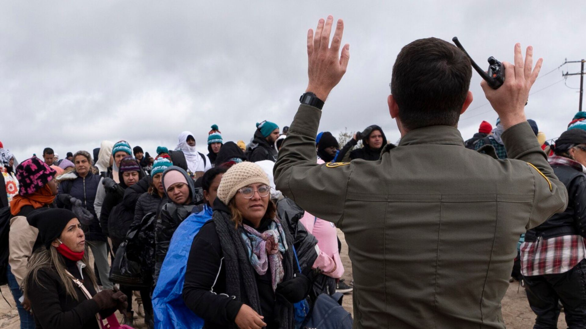 llego-el-segundo-grupo-de-peruanos-expulsados-por-donald-trump-106-connacionales-regresan-desde-estados-unidos-2 Llegó el segundo grupo de peruanos expulsados por Donald Trump: 106 connacionales regresan desde Estados Unidos