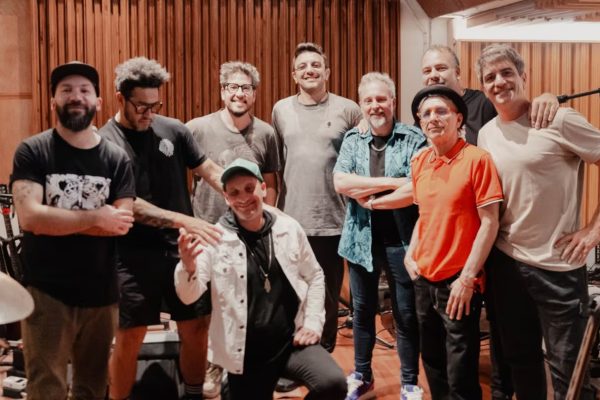 Los Tipitos estrenaron una versión de “Campanas en la noche” junto a No Te Va Gustar