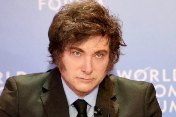 Luis Caputo aseguró que no le presta atención a las críticas de Cristina Kirchner