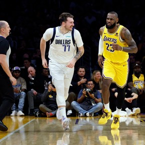 que-se-dijeron-luka-doncic-y-lebron-james-nuevos-companeros-en-los-angeles-lakers-3 Qué se dijeron Luka Doncic y LeBron James, nuevos compañeros en Los Angeles Lakers