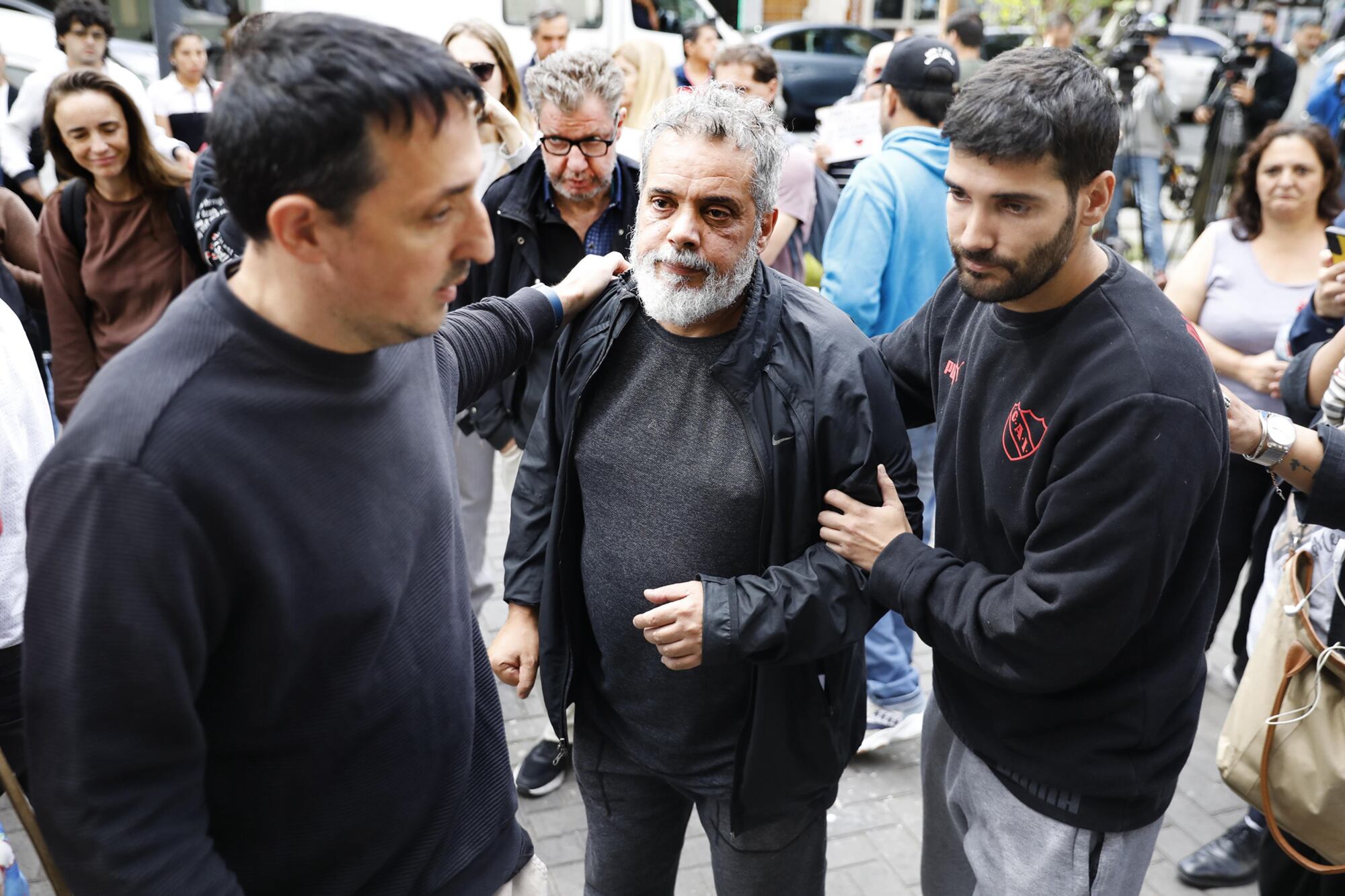 el-padre-del-fotografo-pablo-grillo-conto-como-sigue-la-salud-de-su-hijo-1 El padre del fotógrafo Pablo Grillo contó cómo sigue la salud de su hijo