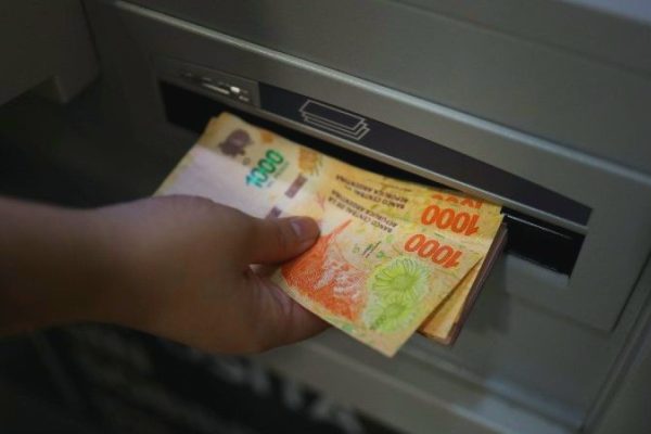 ¿Dónde conviene más invertir tus pesos en abril 2025? Comparativa de billeteras virtuales