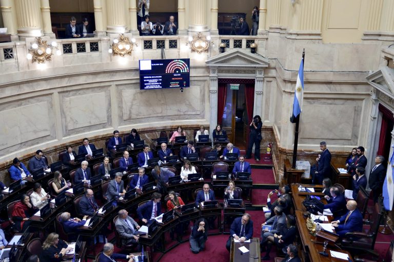 El Gobierno busca que el juez García-Mansilla siga en la Corte, donde por ahora lo sostienen