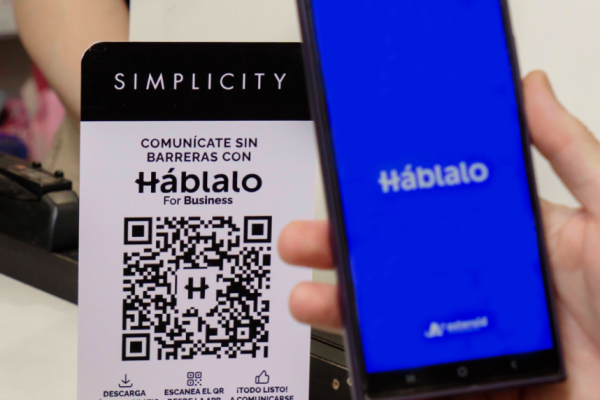 Farmacity y Simplicity incorporan la aplicación Háblalo en sus tiendas