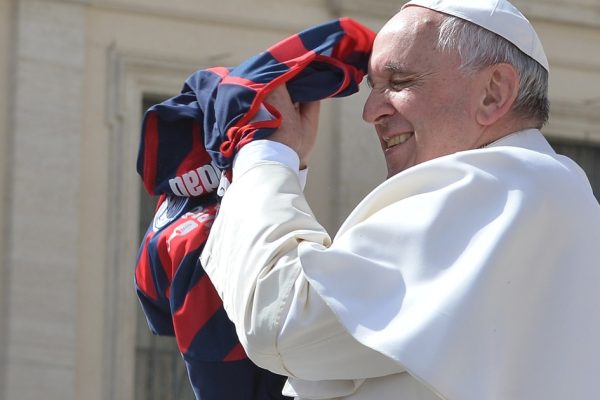 La camiseta con la que San Lorenzo le rendirá homenaje al Papa Francisco