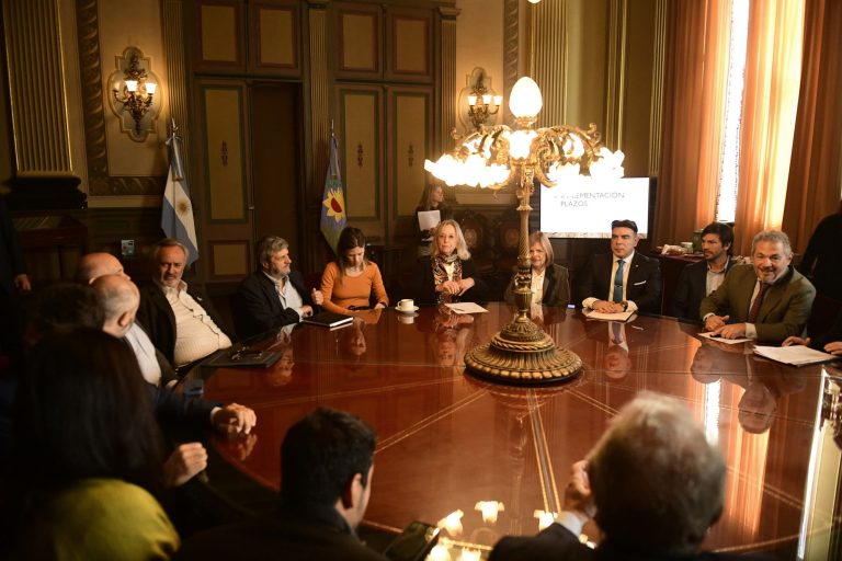 La herida abierta del PJ bonaerense quedó la vista en las bancas de la Legislatura
