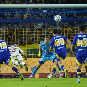 alan-velasco-de-los-silbidos-de-la-bombonera-a-otro-mal-partido-y-el-pedido-de-herron-tiene-que-4 Alan Velasco, de los silbidos de la Bombonera a otro mal partido y el pedido de Herrón: "Tiene que..."