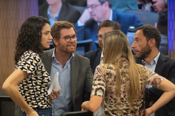 Avanzan las conversaciones entre la oposición para lograr una nueva mayoría en Diputados