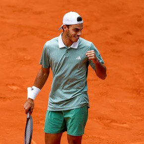 batacazo-argentino-en-roland-garros-navone-elimino-a-nakashima-y-esta-en-segunda-ronda-2 Batacazo argentino en Roland Garros: Navone eliminó a Nakashima y está en segunda ronda