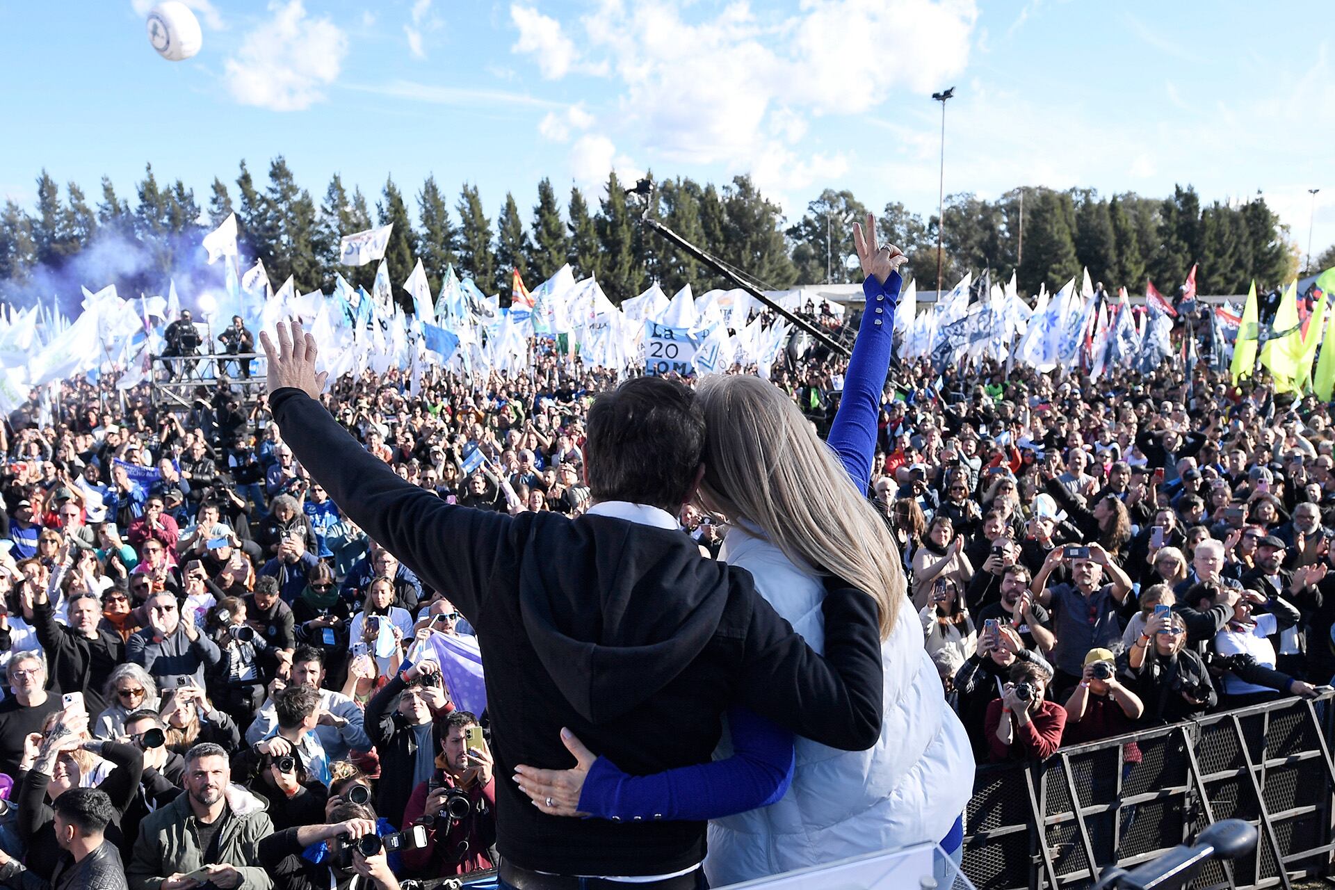 con-fuertes-criticas-a-javier-milei-axel-kicillof-cierra-un-plenario-partidario-en-clave-electoral-1 Con fuertes críticas a Javier Milei, Axel Kicillof cierra un plenario partidario en clave electoral