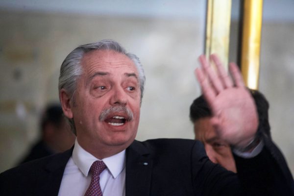 El expresidente Alberto Fernández ingresa otra vez en zona de definiciones
