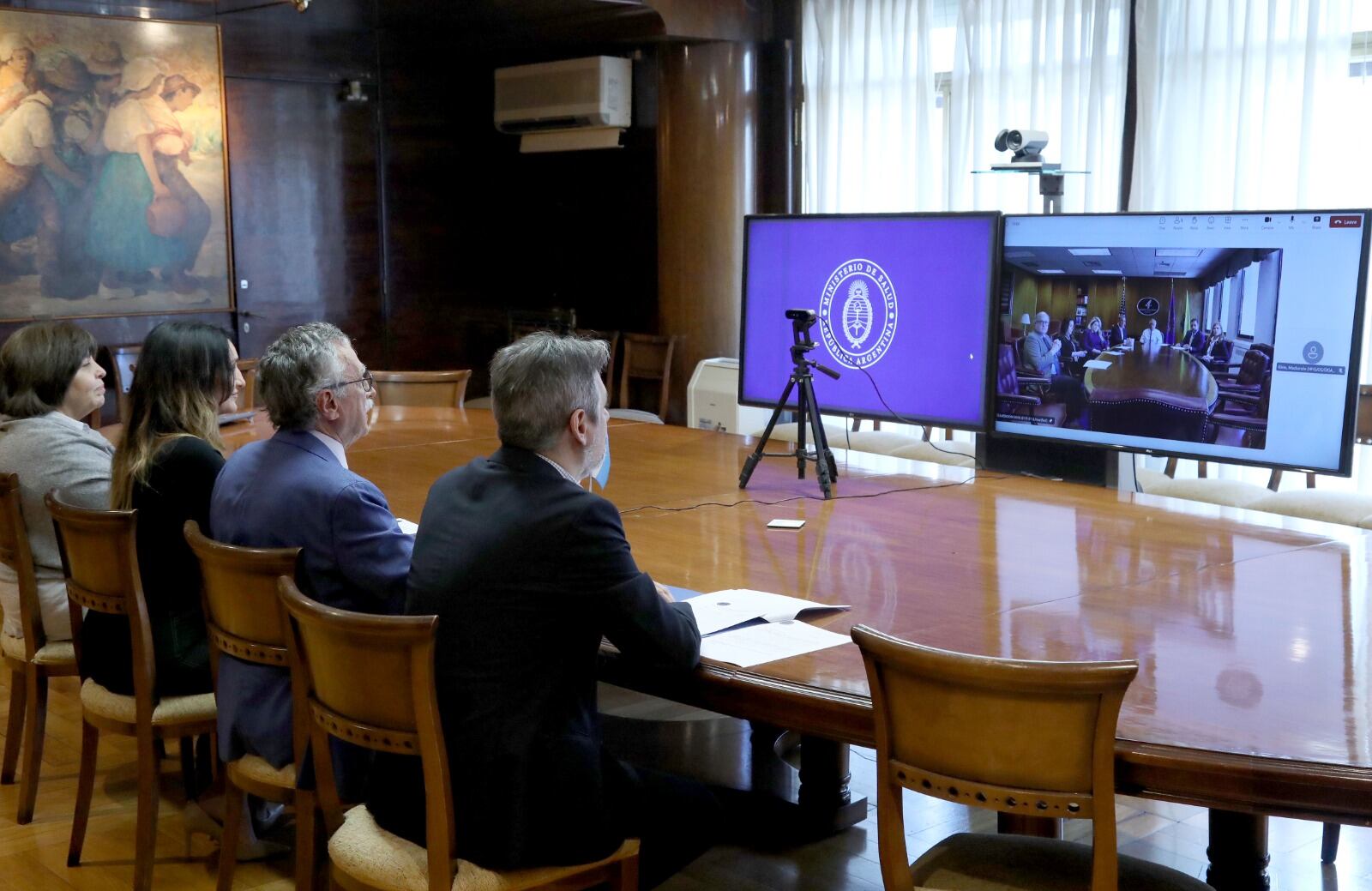 el-secretario-de-salud-de-trump-llega-al-pais-y-milei-lo-recibiria-el-martes-en-la-casa-rosada-1 El secretario de Salud de Trump llega al país y Milei lo recibiría el martes en la Casa Rosada