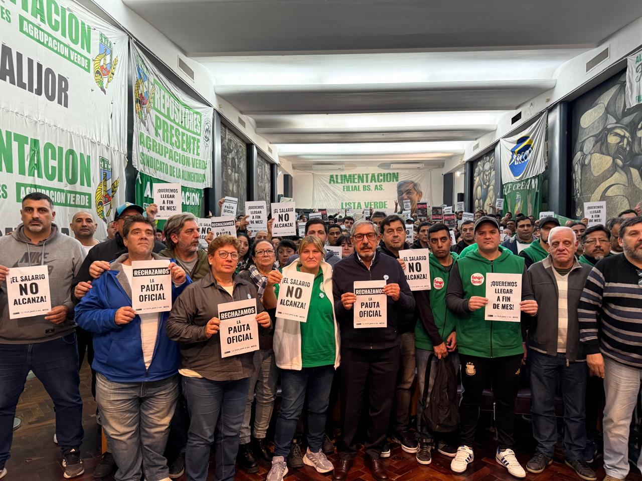 en-medio-de-los-tironeos-por-las-paritarias-la-uocra-firmo-un-aumento-alineado-con-la-pauta-oficial-2 En medio de los tironeos por las paritarias, la UOCRA firmó un aumento alineado con la pauta oficial