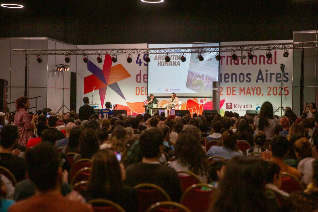 grabois-presento-argentina-humana-en-la-feria-del-libro-vamos-a-ir-como-una-locomotora-por-todo-lo-que-nos-sacaron-1 Grabois presentó “Argentina Humana” en la Feria del Libro: “Vamos a ir como una locomotora por todo lo que nos sacaron”