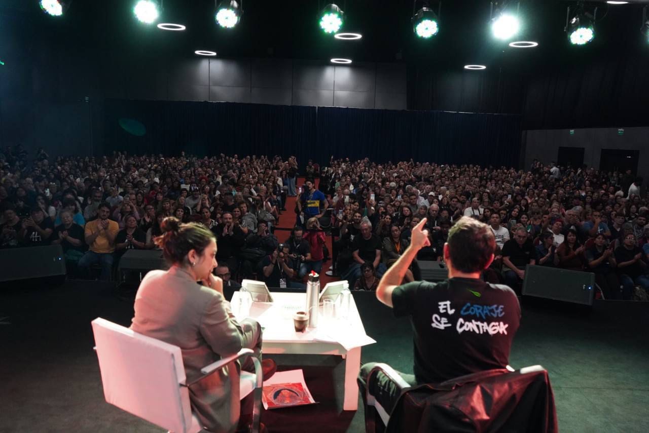 grabois-presento-argentina-humana-en-la-feria-del-libro-vamos-a-ir-como-una-locomotora-por-todo-lo-que-nos-sacaron-3 Grabois presentó “Argentina Humana” en la Feria del Libro: “Vamos a ir como una locomotora por todo lo que nos sacaron”