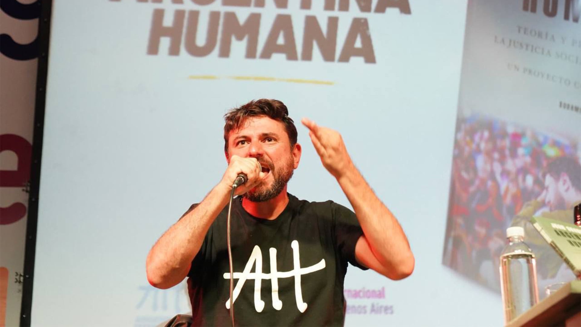 grabois-presento-argentina-humana-en-la-feria-del-libro-vamos-a-ir-como-una-locomotora-por-todo-lo-que-nos-sacaron-4 Grabois presentó “Argentina Humana” en la Feria del Libro: “Vamos a ir como una locomotora por todo lo que nos sacaron”