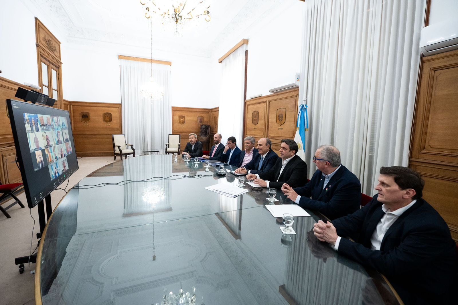 guillermo-francos-tendra-hoy-un-zoom-con-gobernadores-para-pedirles-que-adhieran-al-plan-para-el-uso-de-dolares-del-colchon-1 Guillermo Francos tendrá hoy un zoom con gobernadores para pedirles que adhieran al plan para el uso de dólares “del colchón”