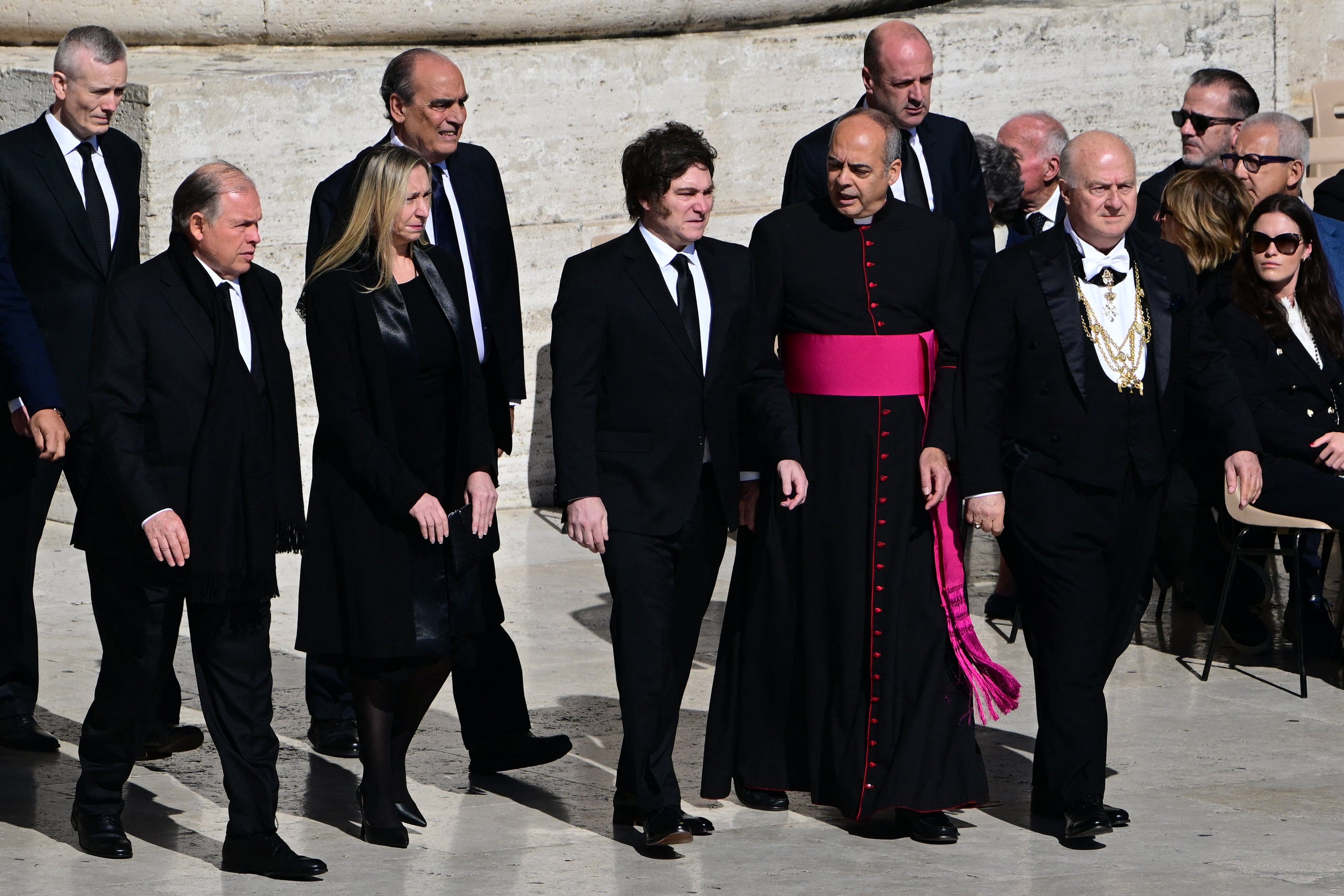 javier-milei-viajara-al-vaticano-para-la-misa-de-asuncion-del-nuevo-papa Javier Milei viajará al Vaticano para la misa de asunción del nuevo Papa