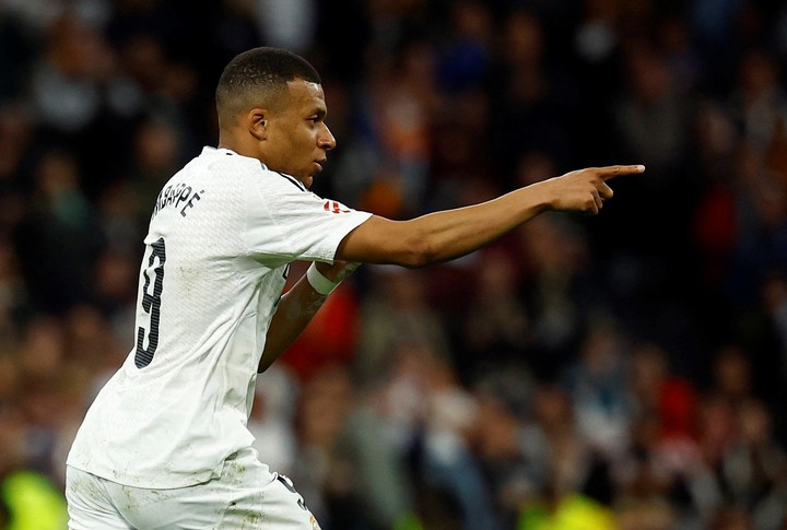 la-bota-de-oro-el-premio-consuelo-por-el-que-va-kylian-mbappe-esta-temporada-2 La Bota de Oro, el premio consuelo por el que va Kylian Mbappé esta temporada