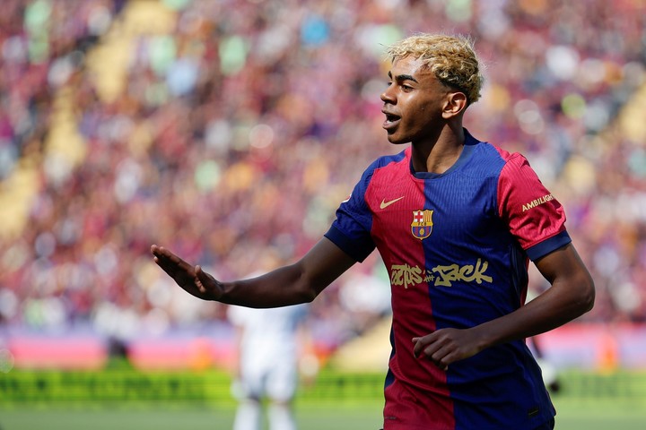 lamine-yamal-de-la-foto-con-messi-de-bebe-a-ser-su-heredero-con-la-10-del-barcelona-2 Lamine Yamal, de la foto con Messi de bebé a ser su heredero con la 10 del Barcelona
