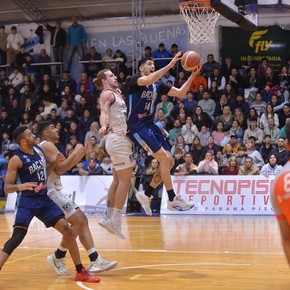 obras-lo-gano-en-la-ultima-pelota-barrio-a-atenas-y-se-metio-en-cuartos-de-final-de-la-liga-nacional-4 Obras lo ganó en la última pelota, barrió a Atenas y se metió en cuartos de final de la Liga Nacional