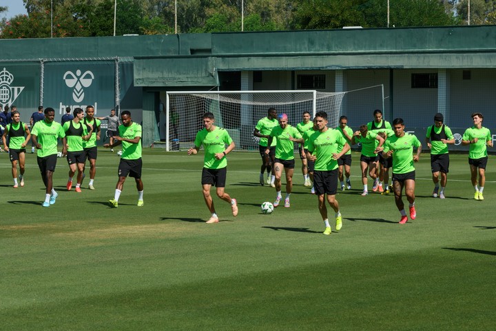 un-lo-celso-entre-algodones-la-gran-duda-del-betis-de-cara-a-la-final-de-la-conference-league-1 Un Lo Celso entre algodones, la gran duda del Betis de cara a la final de la Conference League